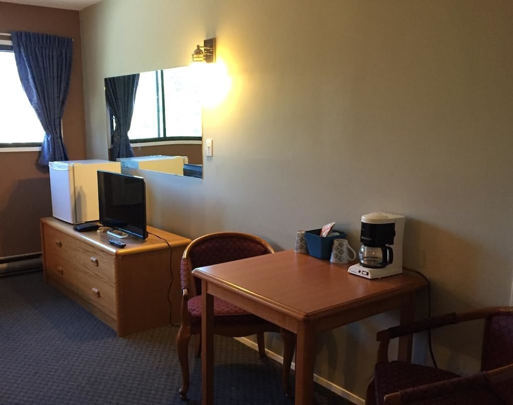 Фото Canadas Best Value Inn Kelowna