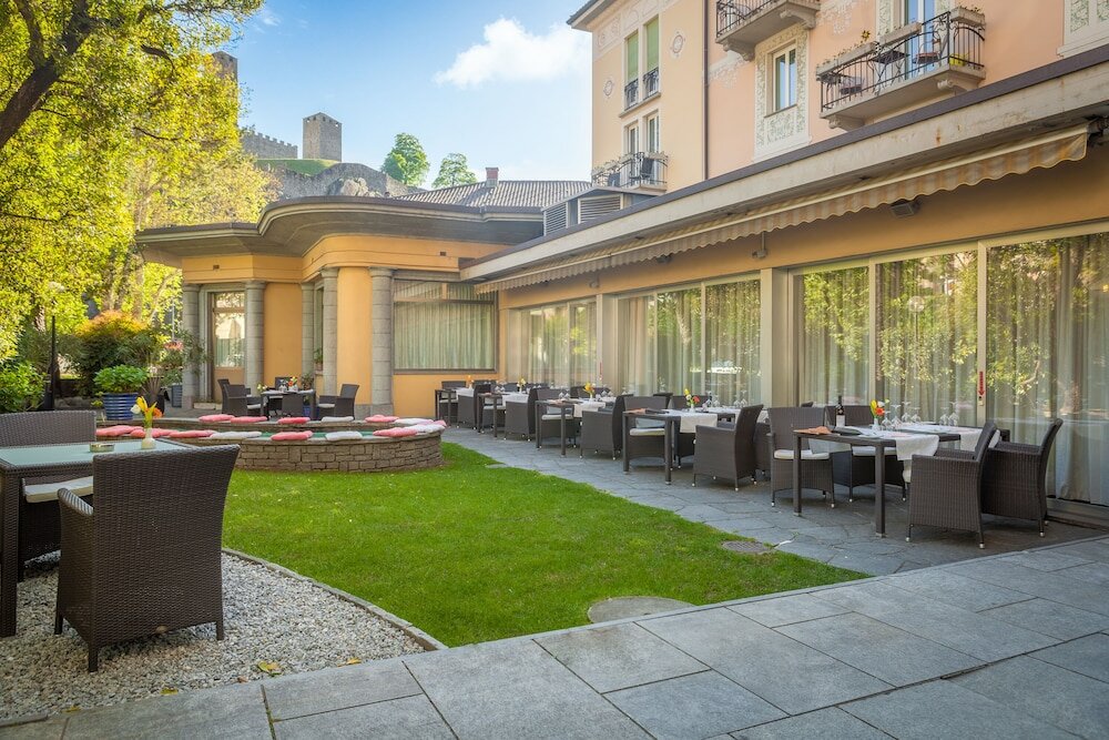 Фото отеля 1