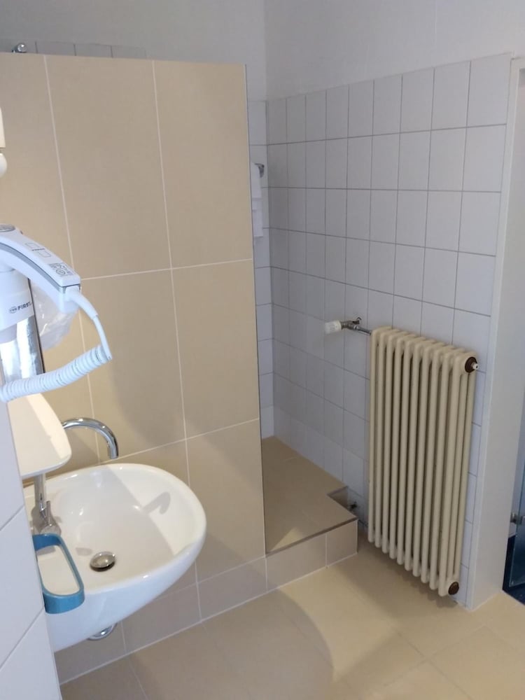 Фото Wasserturm Hotel