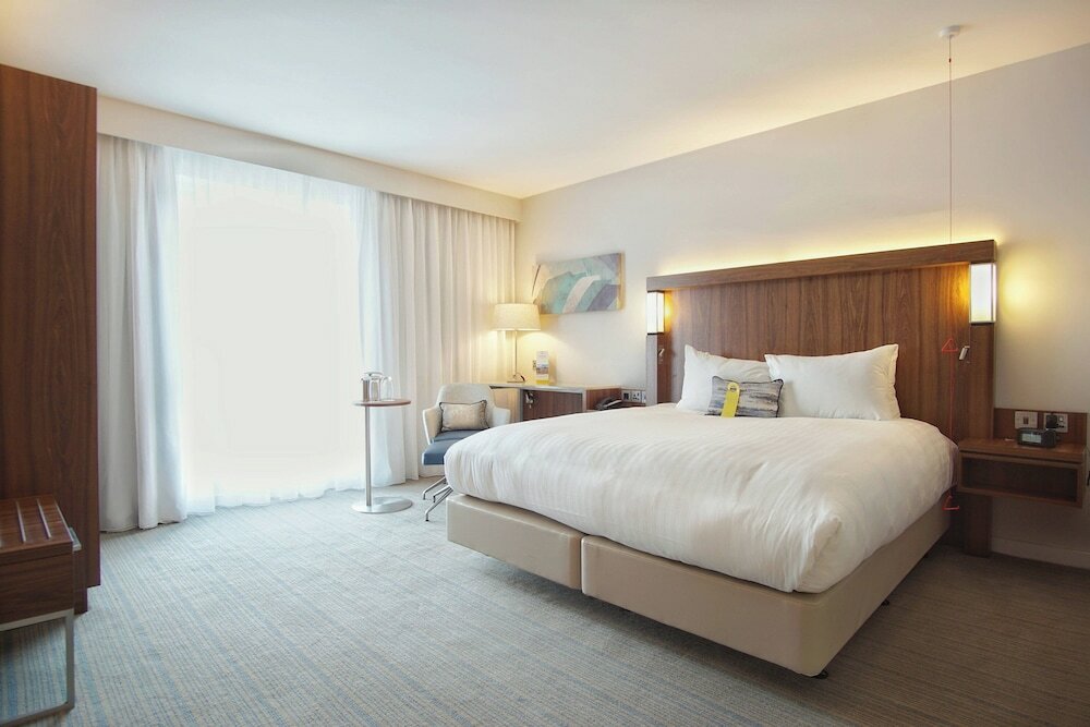 Фото Courtyard by Marriott Glasgow Airport