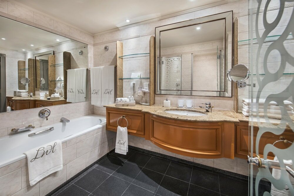 Фото Labourdonnais Waterfront Hotel