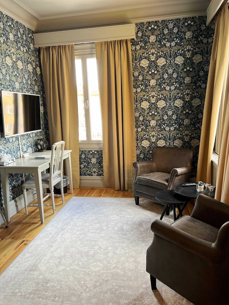 Фото Park Hotel Linköpings Fawlty Towers