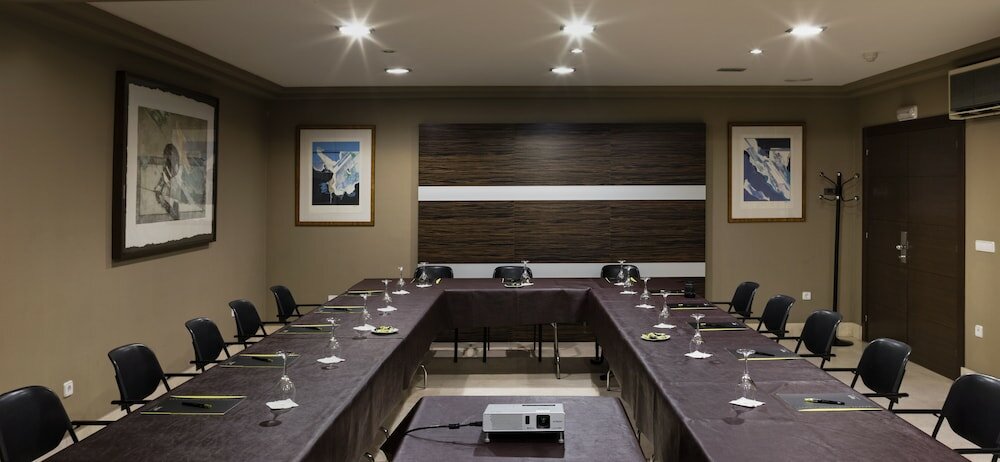 Фото Hotel Sercotel Ciudad de Oviedo