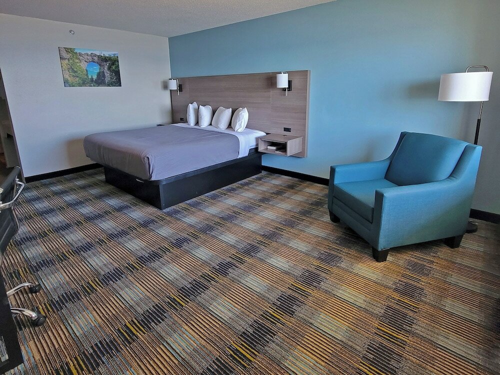 Фото Bavarian Haus Lakefront Inn