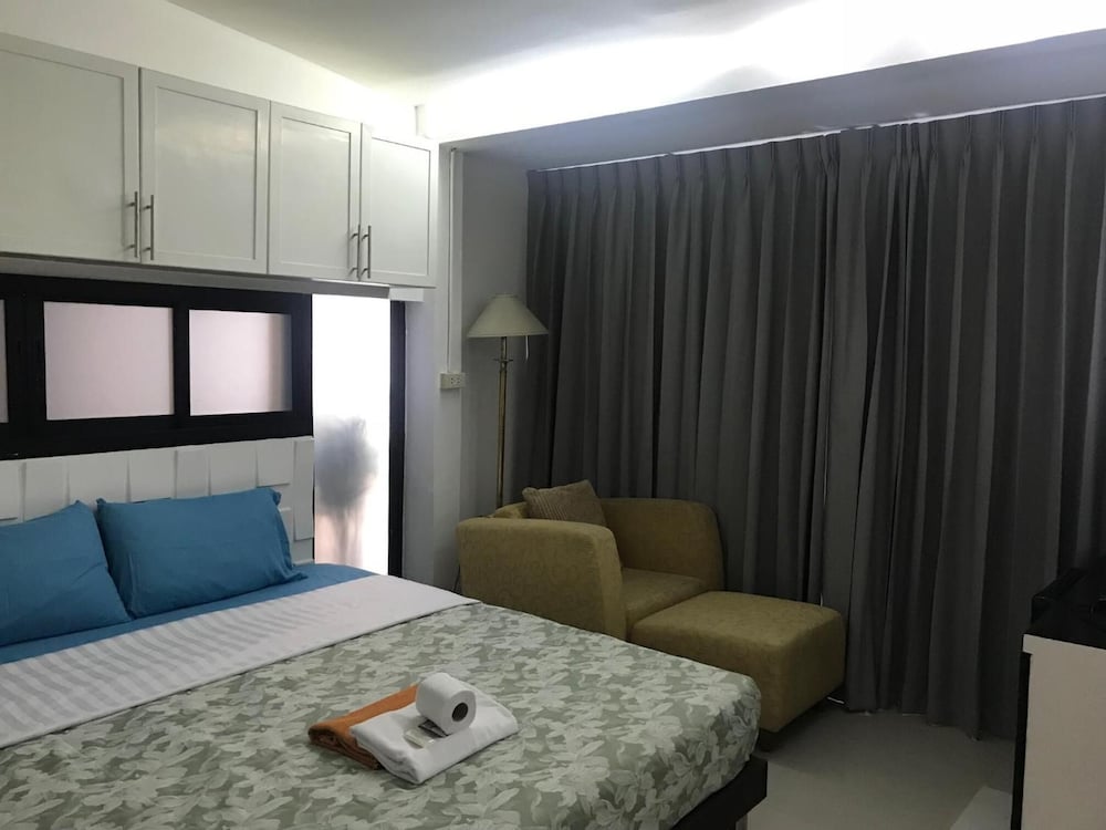 Фото Nine Place Sukhumvit 40 - Hostel