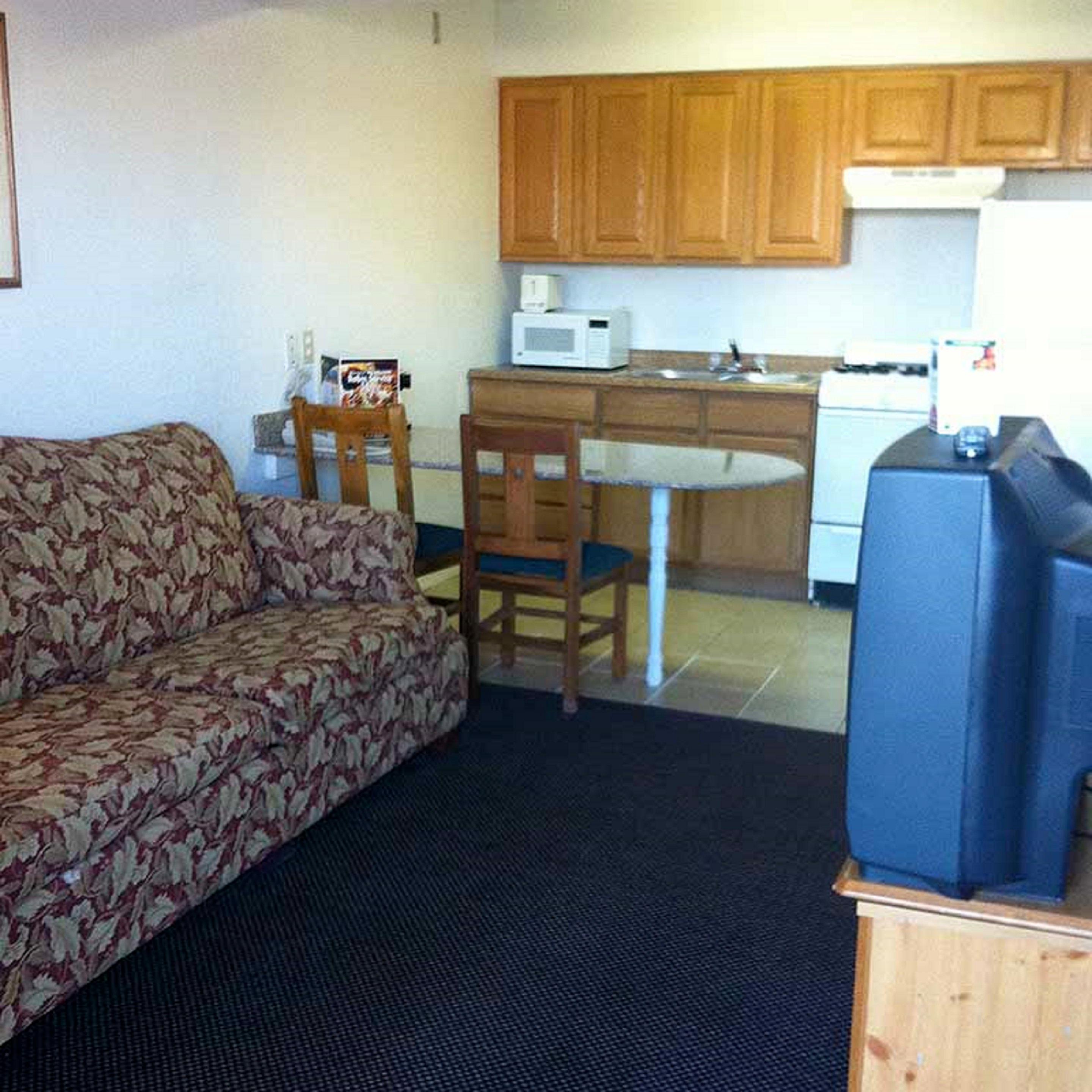 Фото Oaktree Inn and Suites