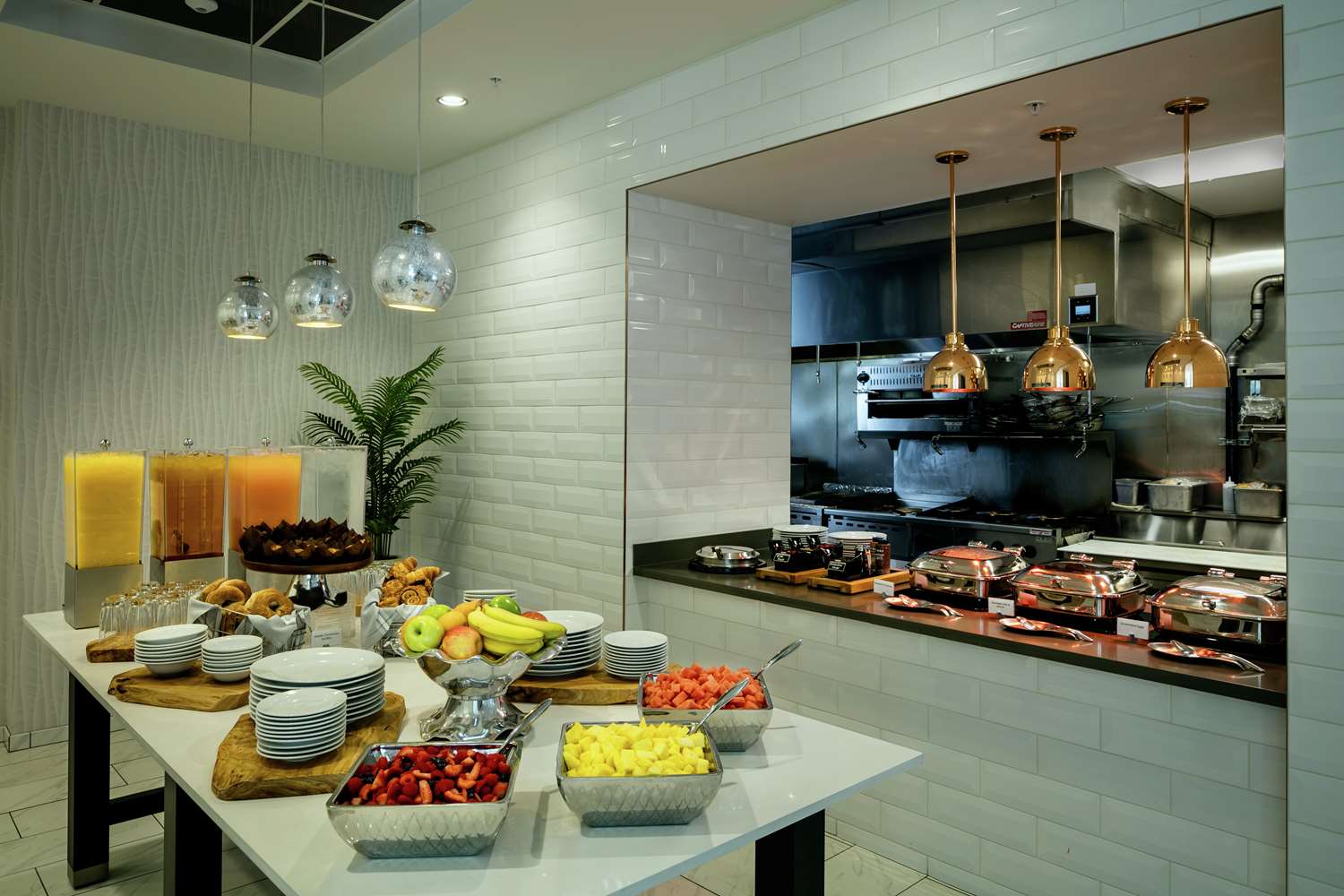 Фото Hilton Garden Inn Seattle Bellevue Downtown, Wa