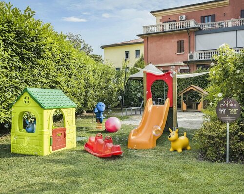 Внешний вид отеля Enjoy Garda Hotel в Пескиера-дель-Гарде, фото 5