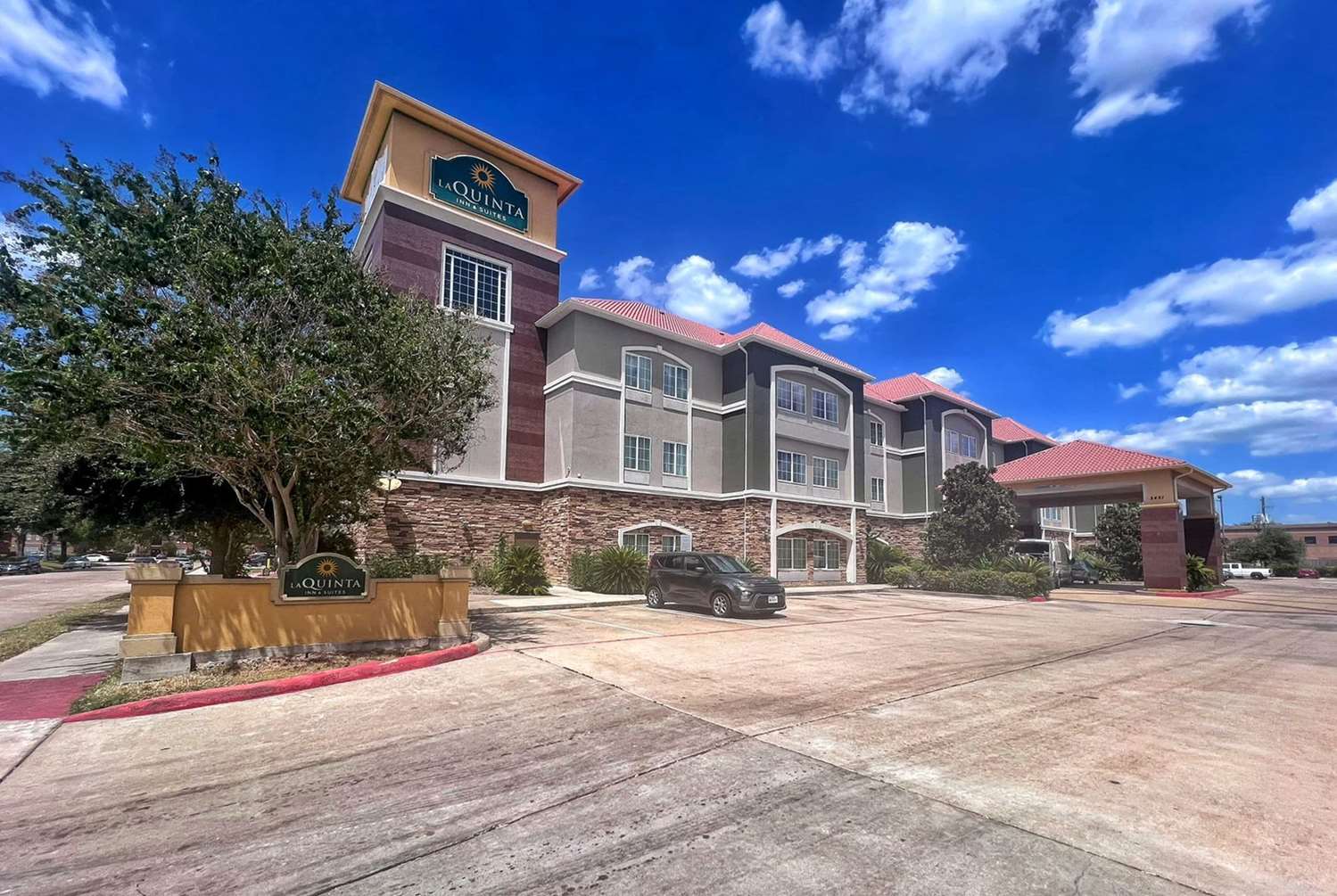 Фото La Quinta Inn & Suites by Wyndham Houston Energy Corridor