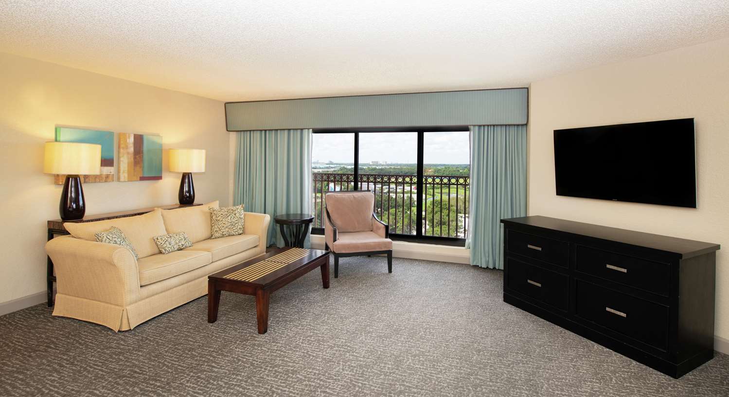 Фото DoubleTree by Hilton Hotel Orlando at SeaWorld