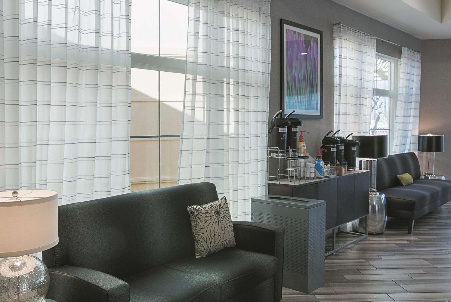 Фото La Quinta Inn & Suites by Wyndham Orlando Airport North