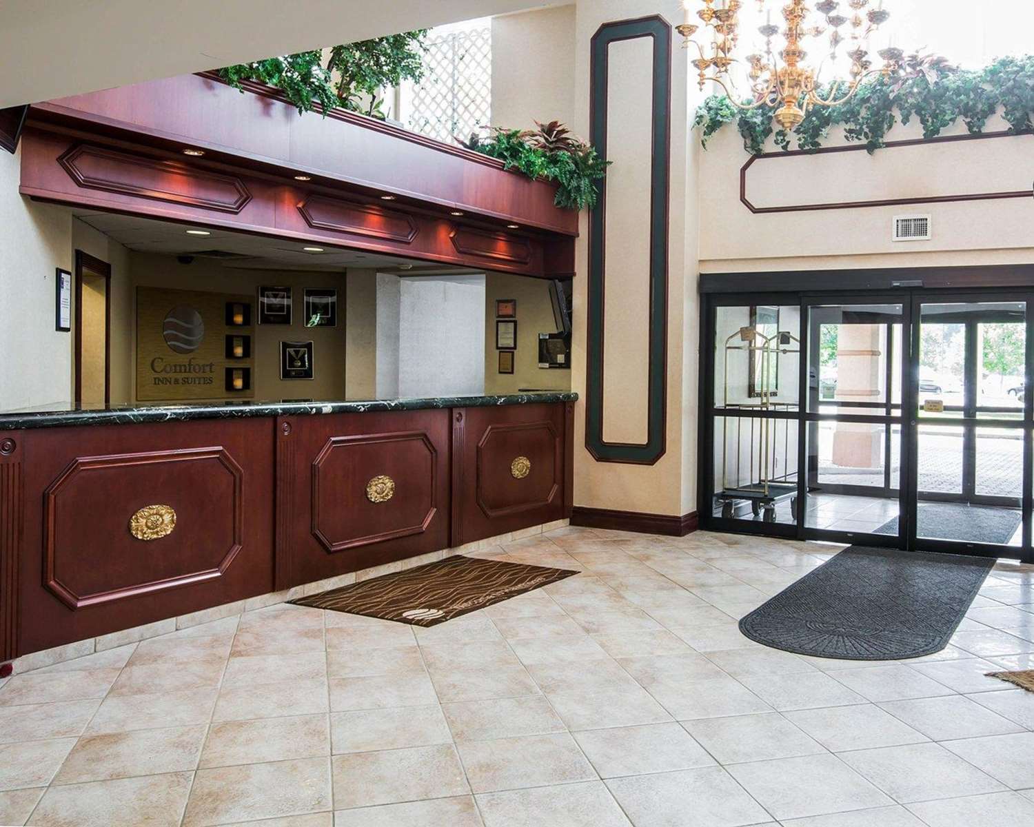 Фото Comfort Inn & Suites
