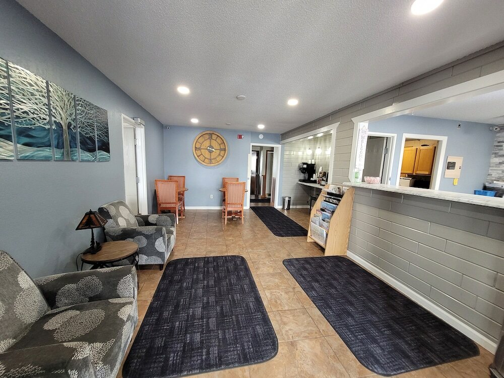 Фото Americas Best Value Inn and Suites Detroit Lakes