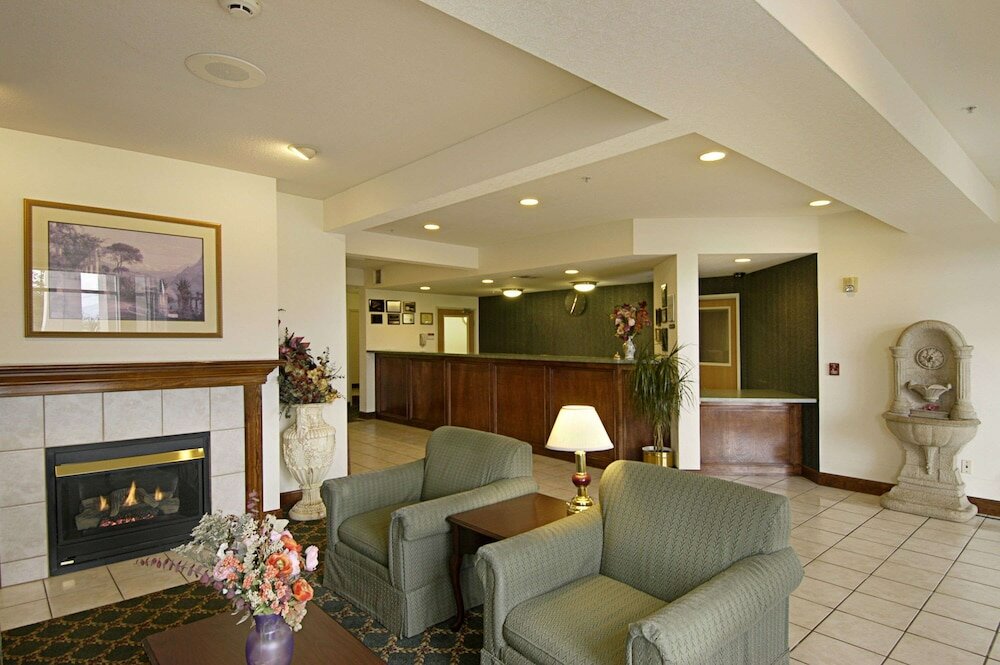 Фото Ramada Limited Redding