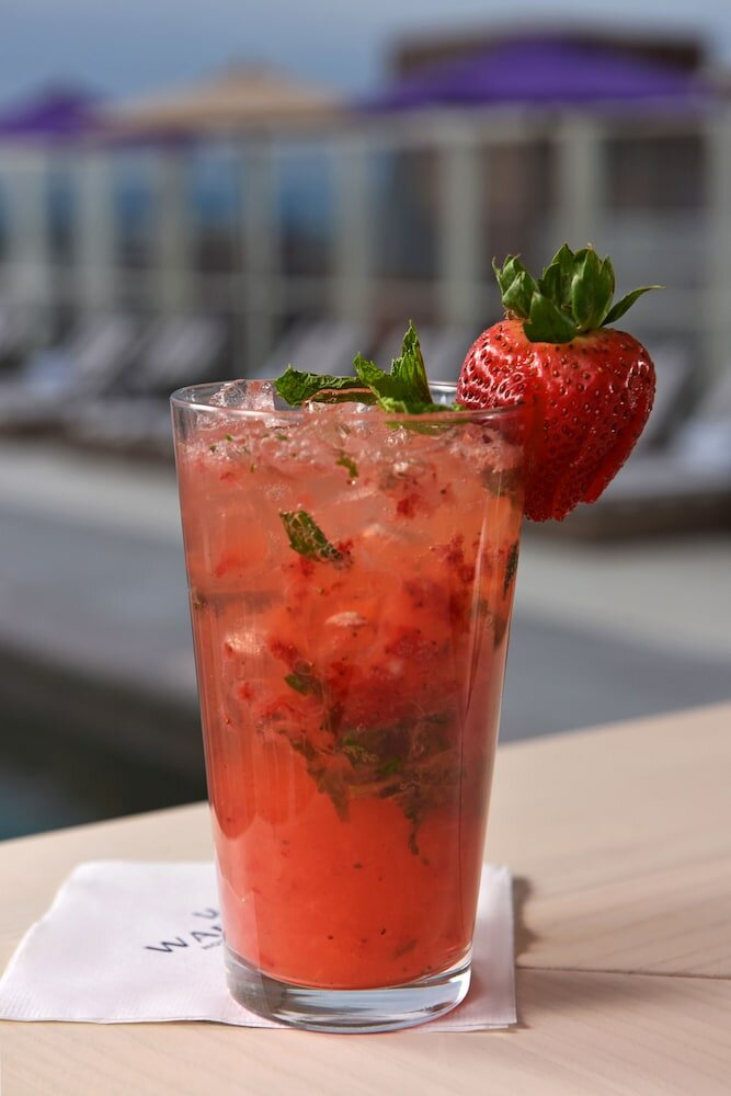 Фото Warwick Denver