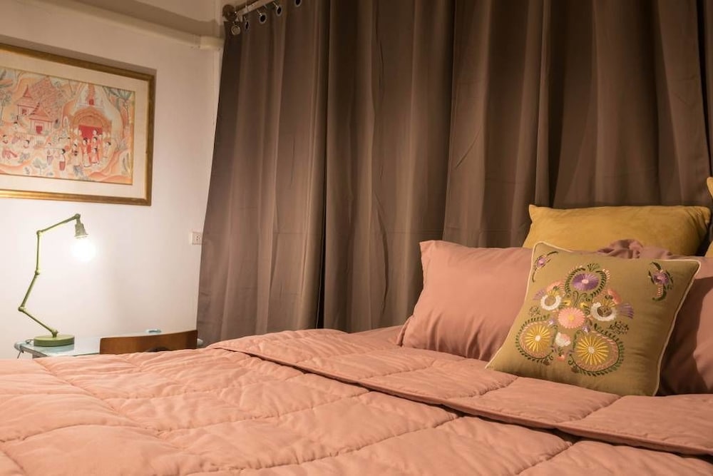 Фото Vacation Townhome near Bts Ekamai