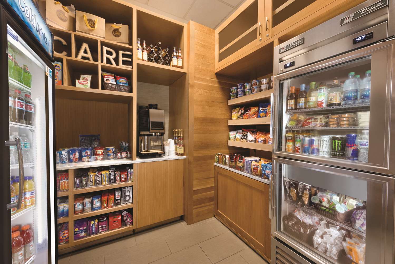 Фото DoubleTree by Hilton Milwaukee - Brookfield