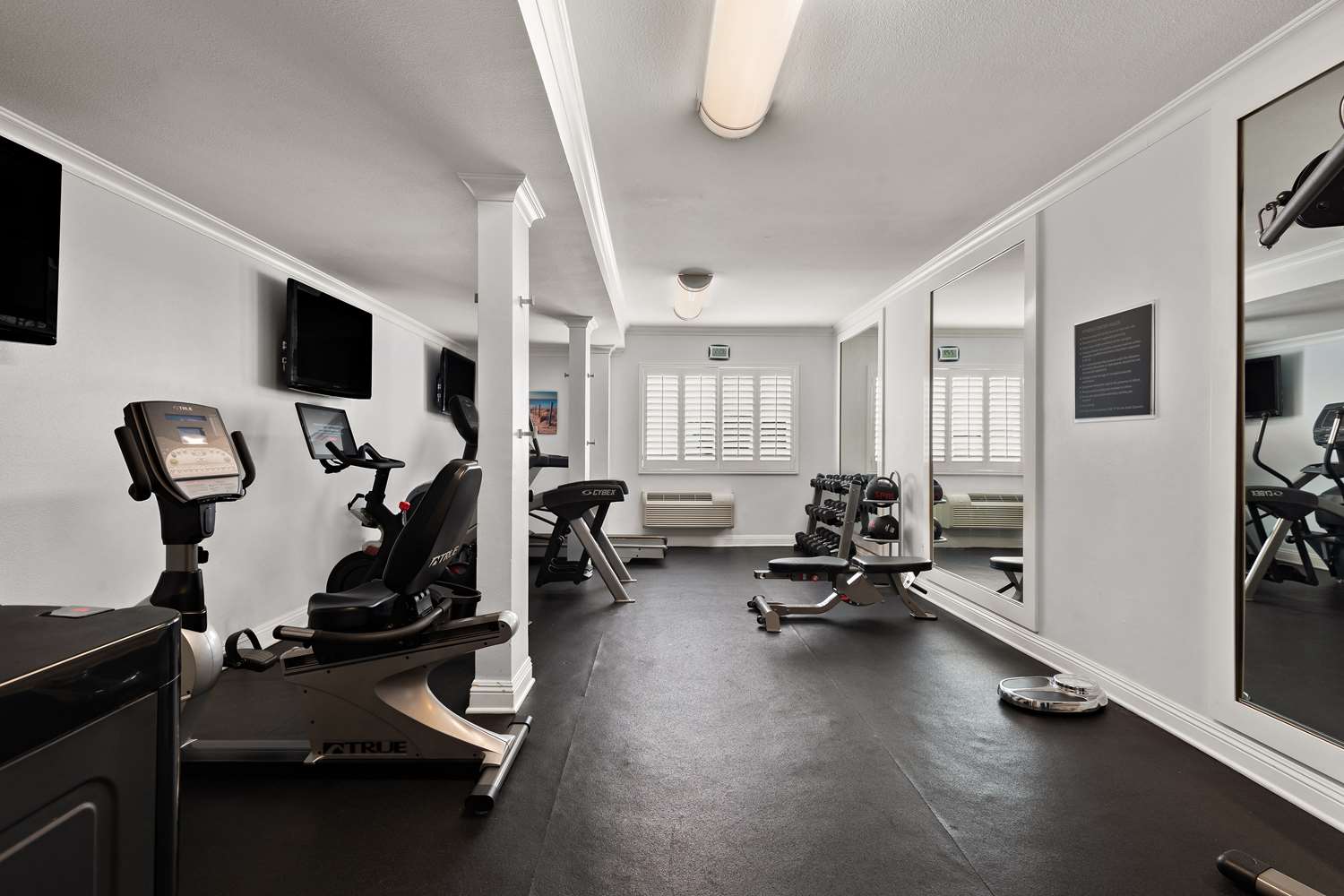 Фото Best Western Plus Manhattan Beach Hotel