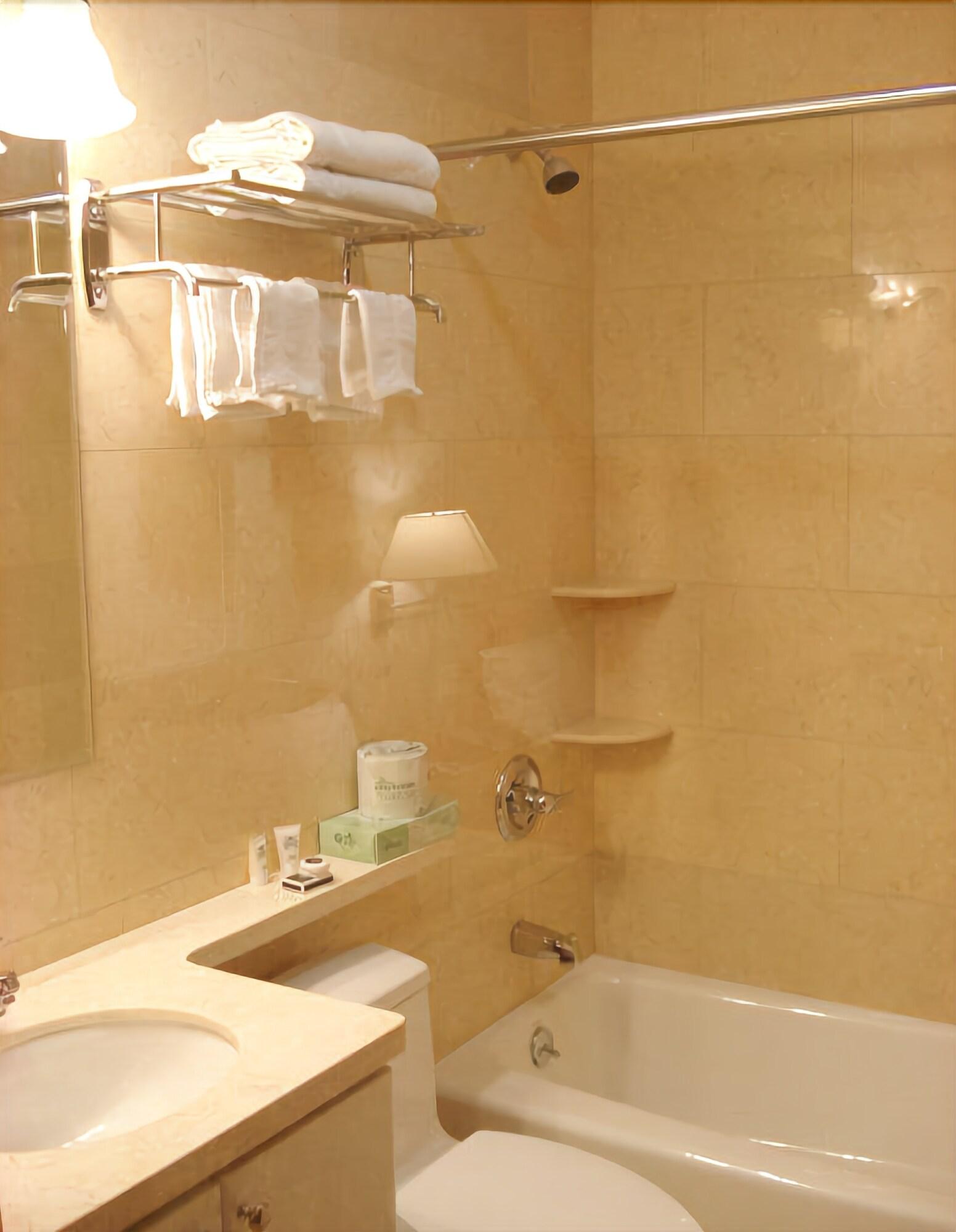 Фото Knights Inn Brooklyn Sunset Park