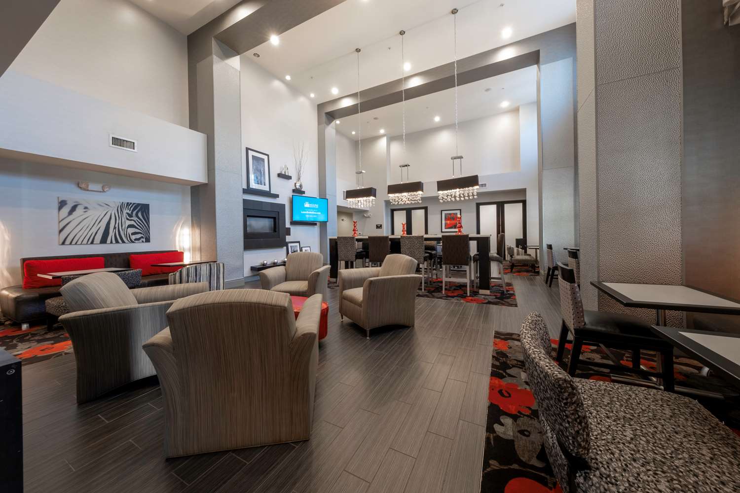 Фото Hampton Inn & Suites DuPont