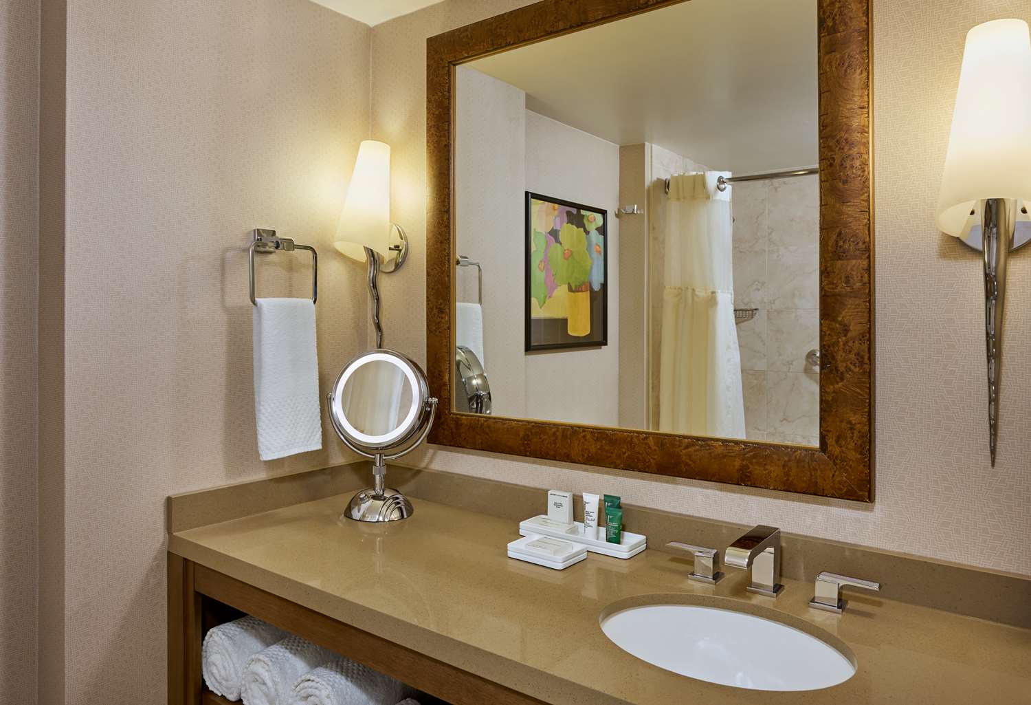 Фото Hilton Los Angeles North/Glendale & Executive Meeting Ctr