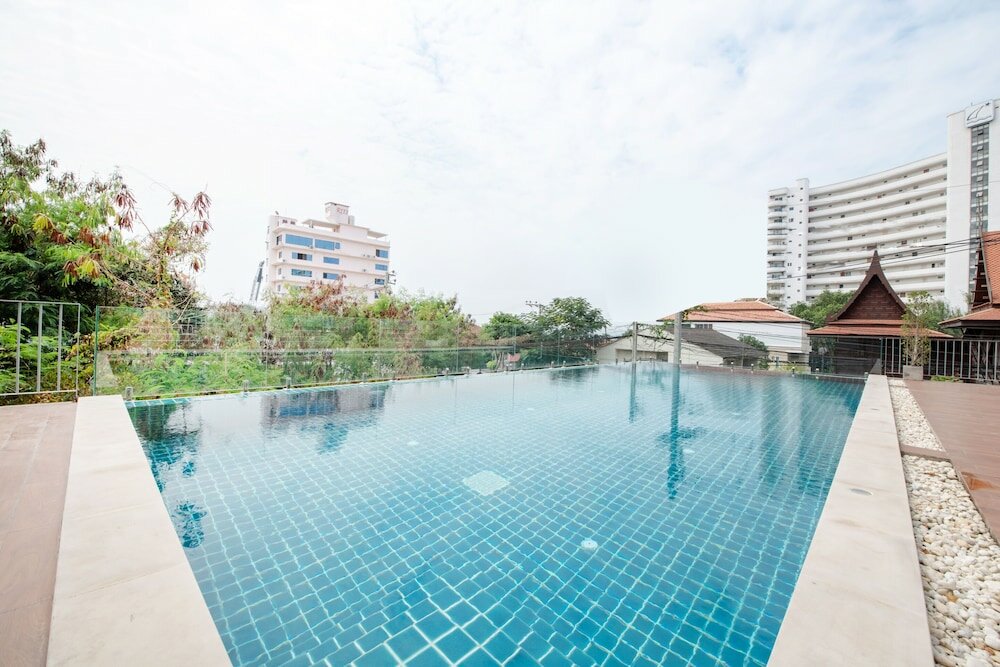 Фото Blooming Hill Boutique Suites