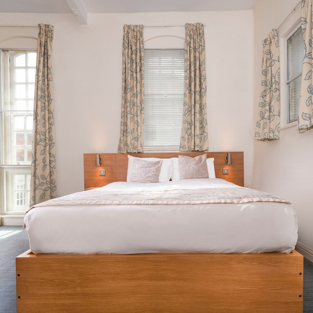 Фото Отель Fox Connaught London ExCeL