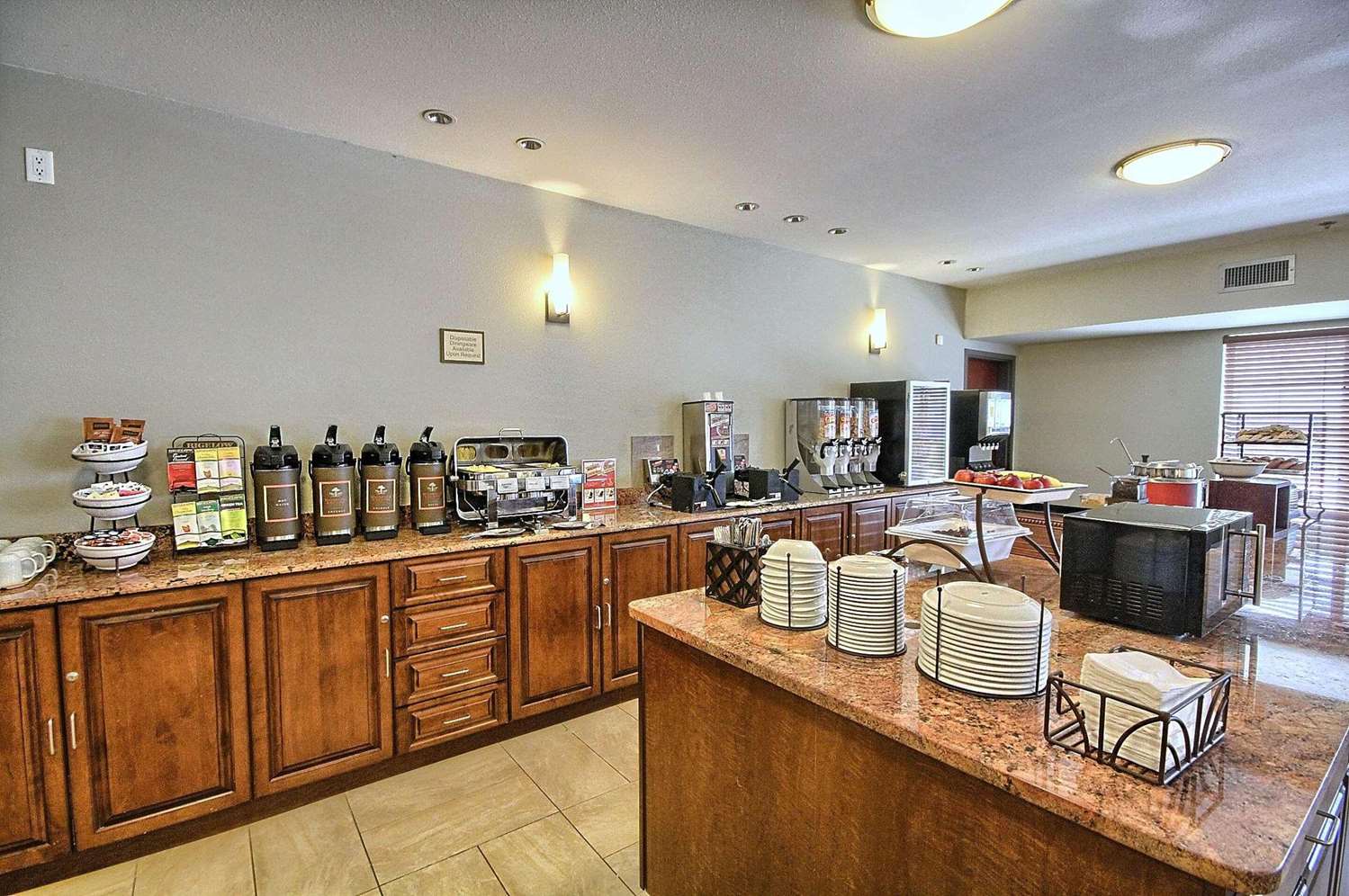 Фото Country Inn & Suites by Radisson, Dearborn, Mi