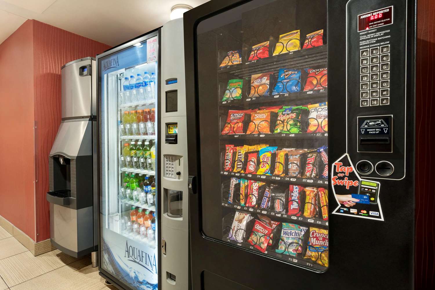 Фото Days Inn by Wyndham Brooklyn