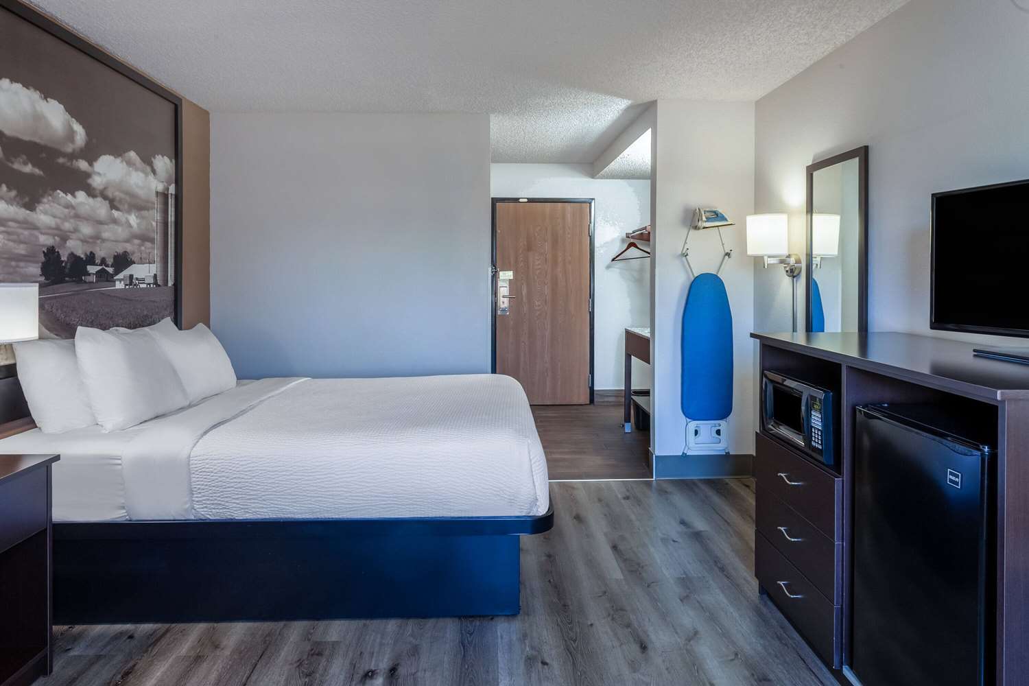 Фото Super 8 by Wyndham Wausau