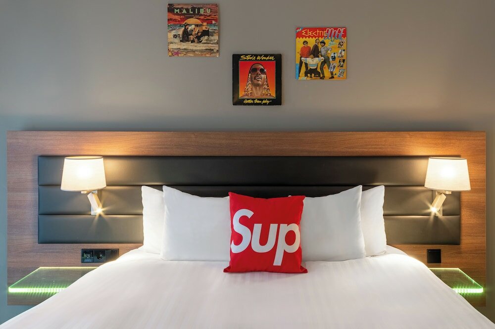 Фото Moxy Amsterdam Houthavens