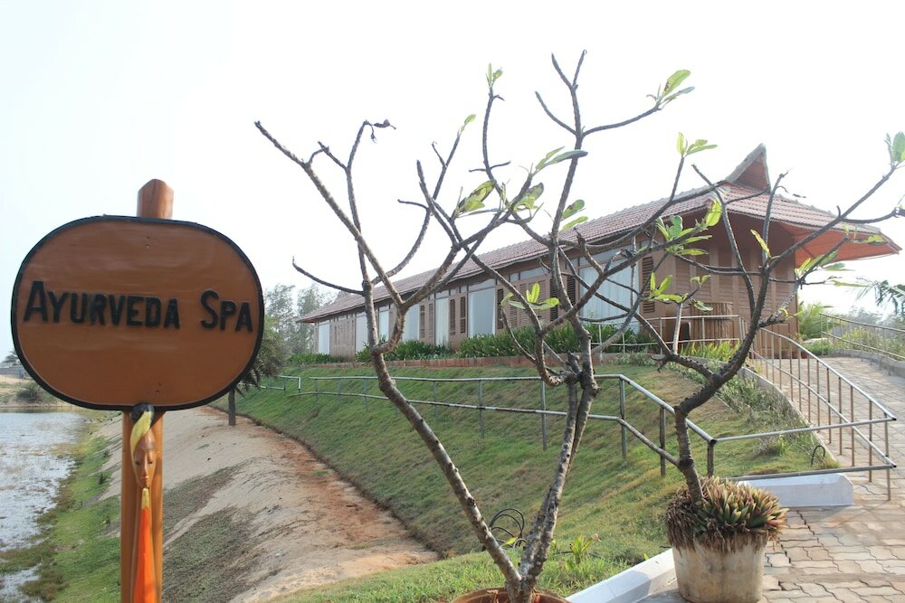 Фото Chariot Beach Resort