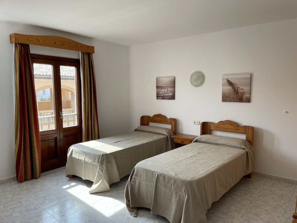 Фото Hostal Can Gallu