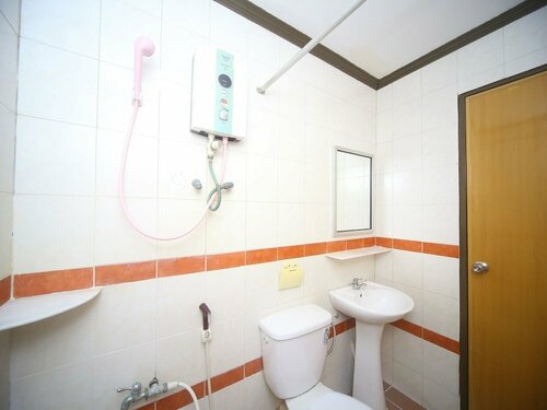 Гостиница Oyo 1027 Hotel London в Сандакане