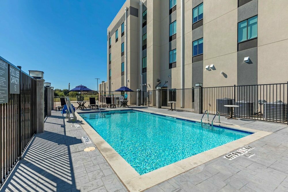 Hotel Comfort Inn & Suites Balch Springs - Se Dallas, State of Texas, photo