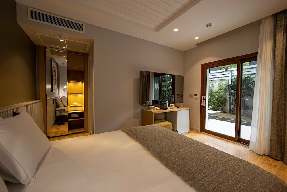 Фото Balèze Boutique Hotel