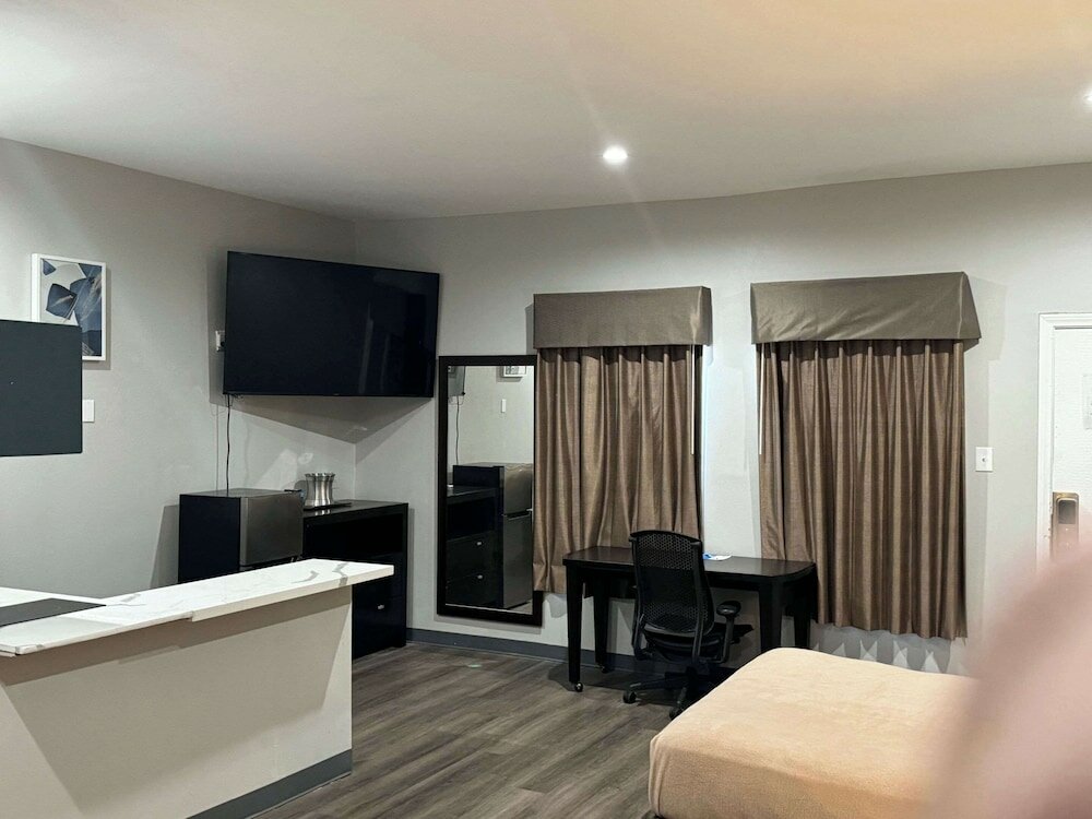 Фото El Cajon Inn & Suites