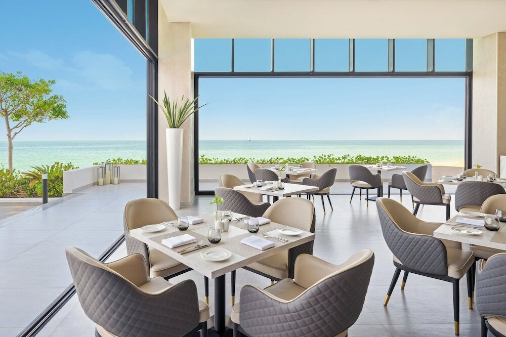 Фото Beach Bay Hotel Mirfa