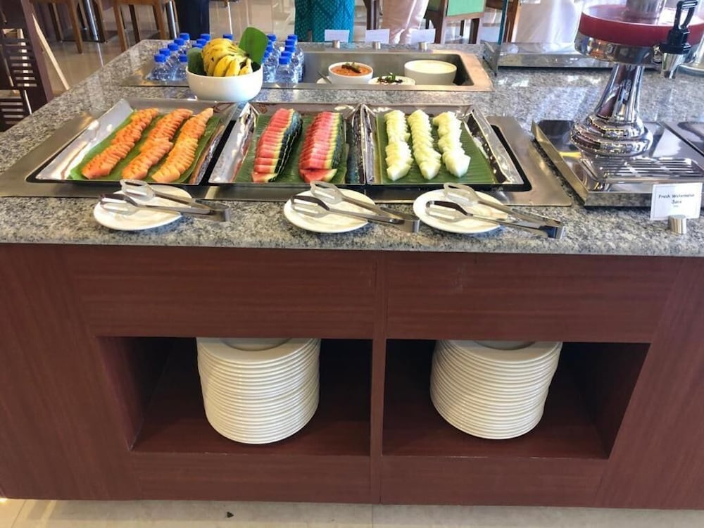 Фото Pushkara Sarovar Portico Dibrugarh