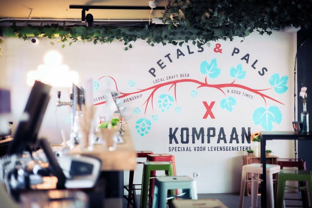 Фото Urban Hotel The Golden Stork