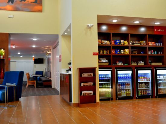 Фото TownePlace Suites by Marriott Red Deer