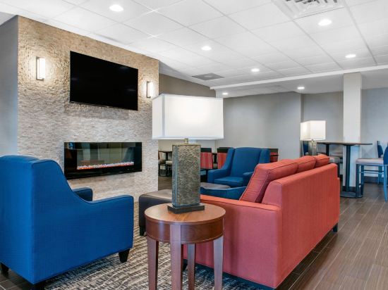 Фото Comfort Inn & Suites Porter near Indiana Dunes