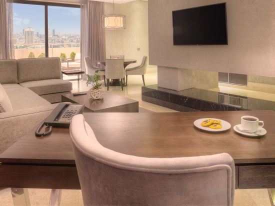 Фото The House Boutique Suites