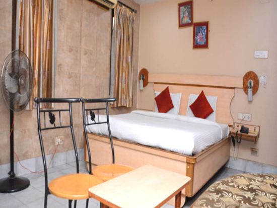 Фото Hotel Pushpak International