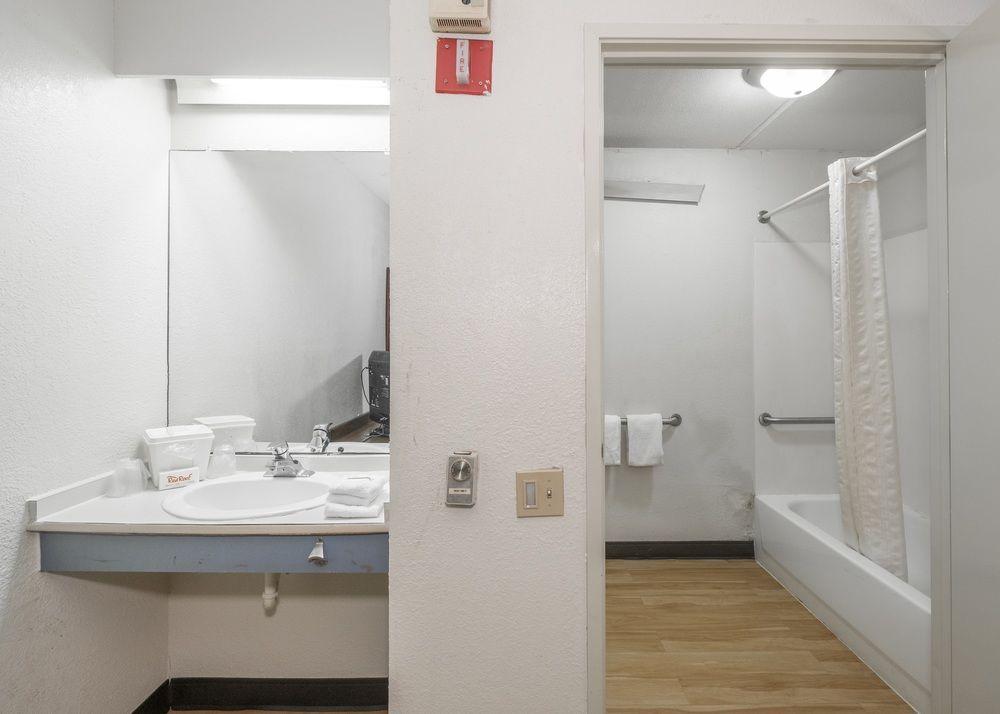 Фото Red Roof Inn Atlanta - Norcross