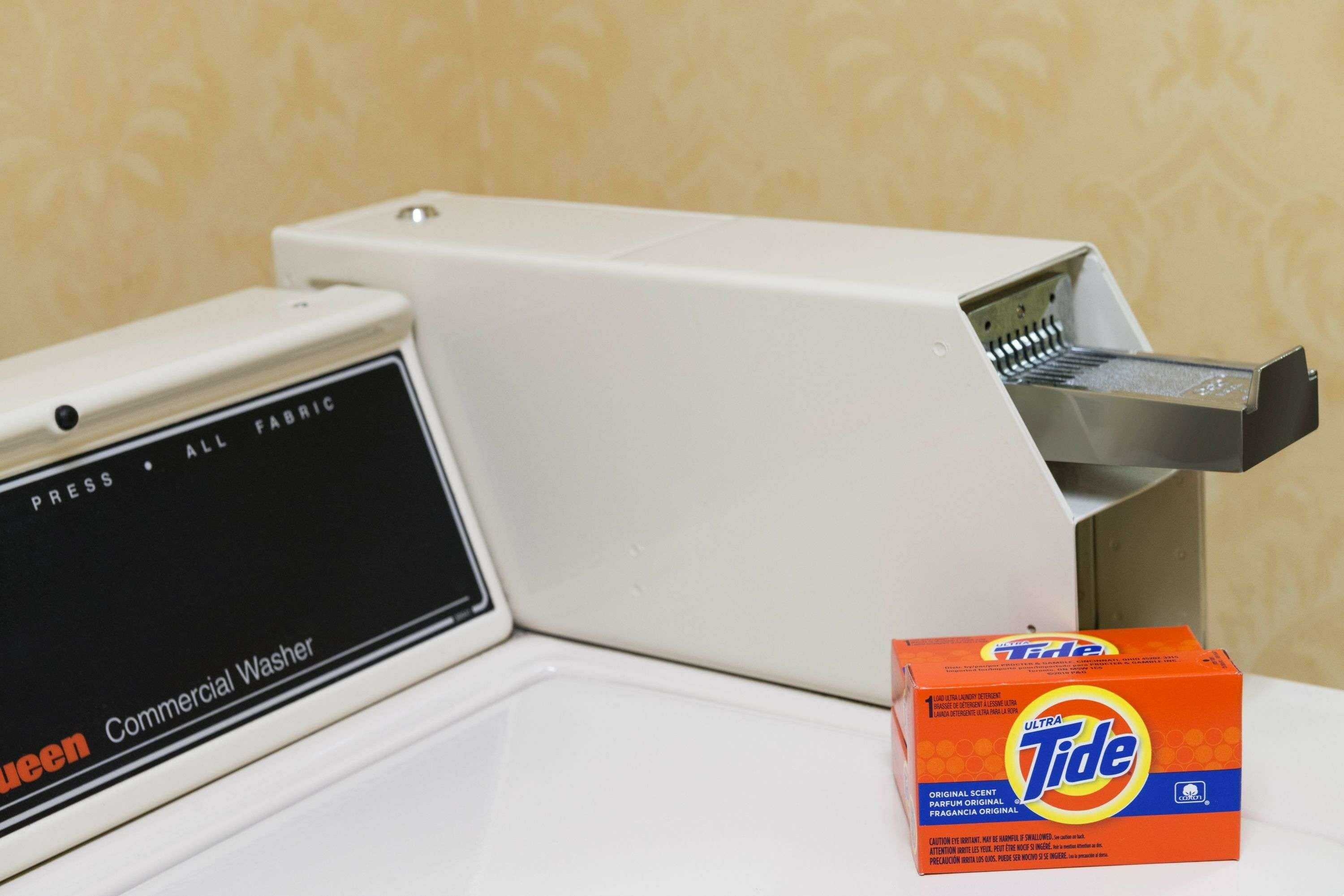 Фото Days Inn by Wyndham Grayling