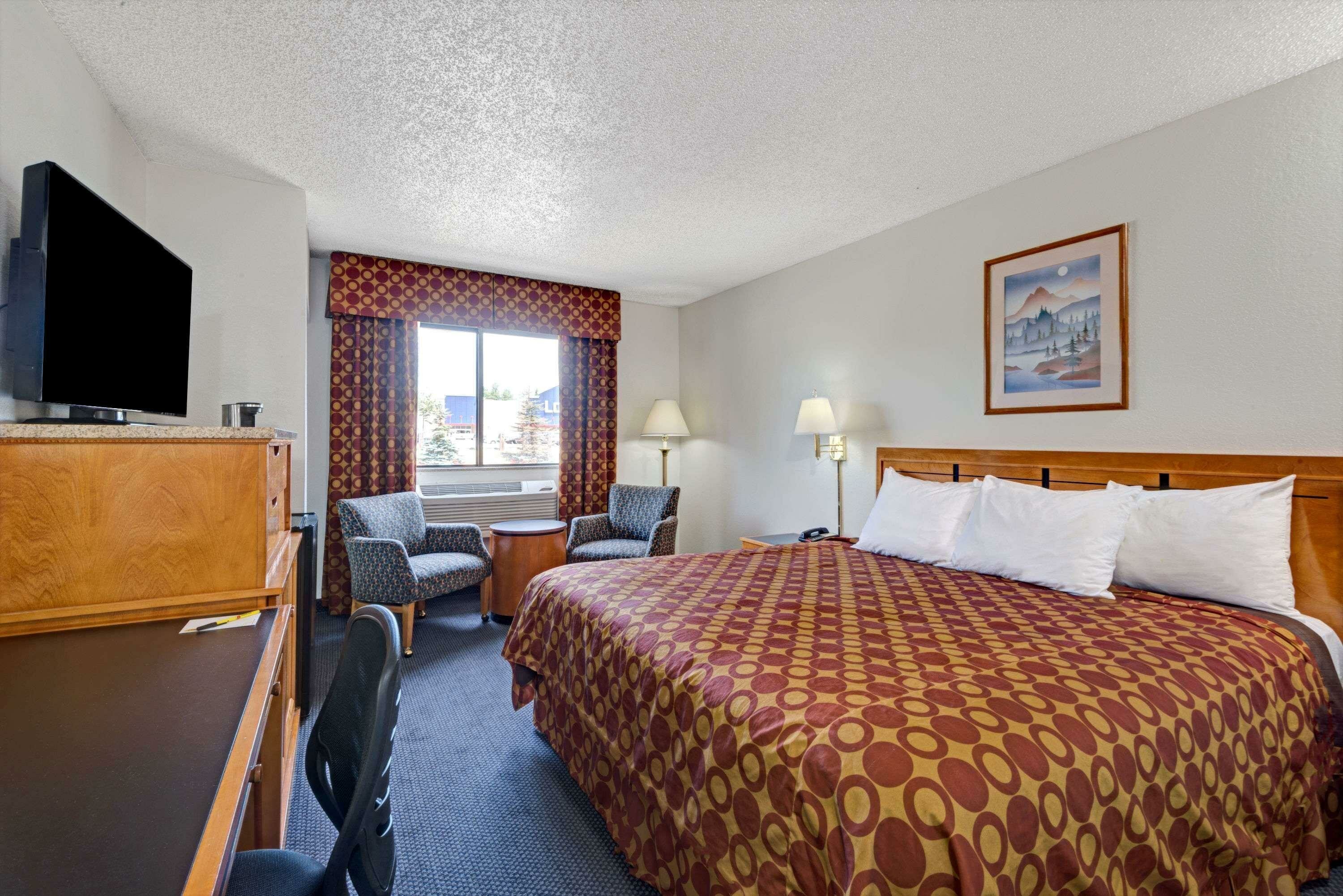 Фото Super 8 by Wyndham Denton