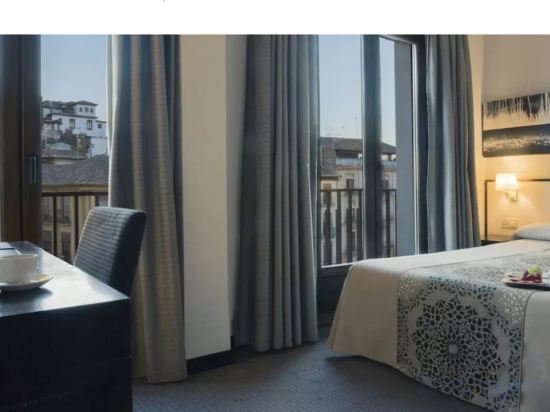 Фото Hotel Macià Plaza