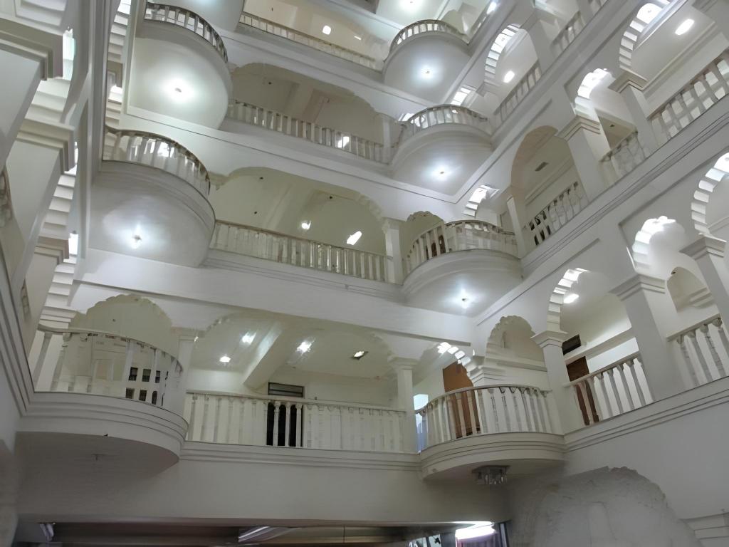 Фото отеля 2