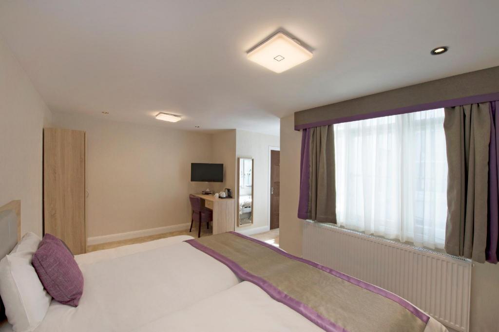 Фото Oyo Townhouse 30 Sussex Hotel